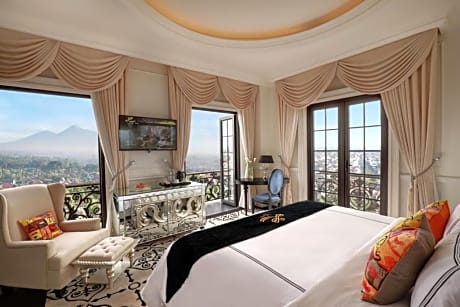 Premier King Room with Mountain View