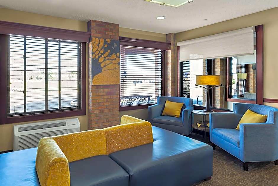 Best Western Lakewood Inn