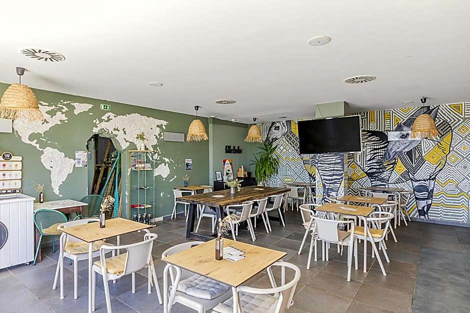 HI Arrifana Destination Hostel