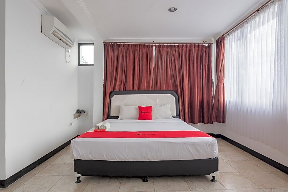 RedDoorz near Sukabumi Station 2