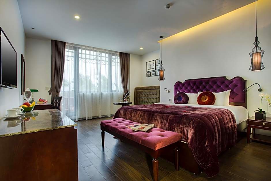 Photo 1 of 9 of Suite, Balcony
