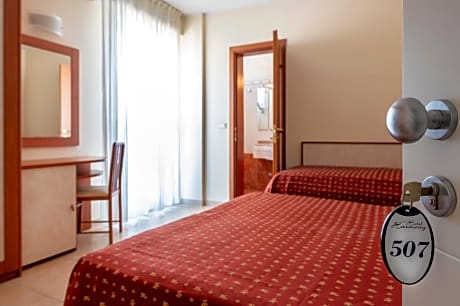 Standard Triple Room with Sea View