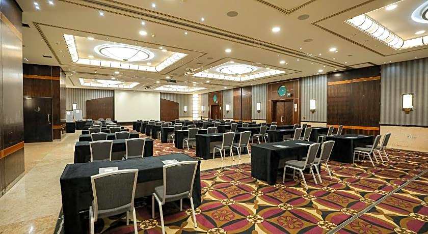 Crowne Plaza Hamra Beirut By IHG