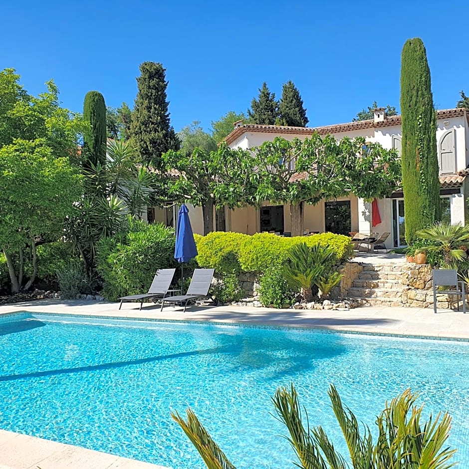 Le Domaine des Mûriers - charme, chic, calme en Provence Côte d'Azur
