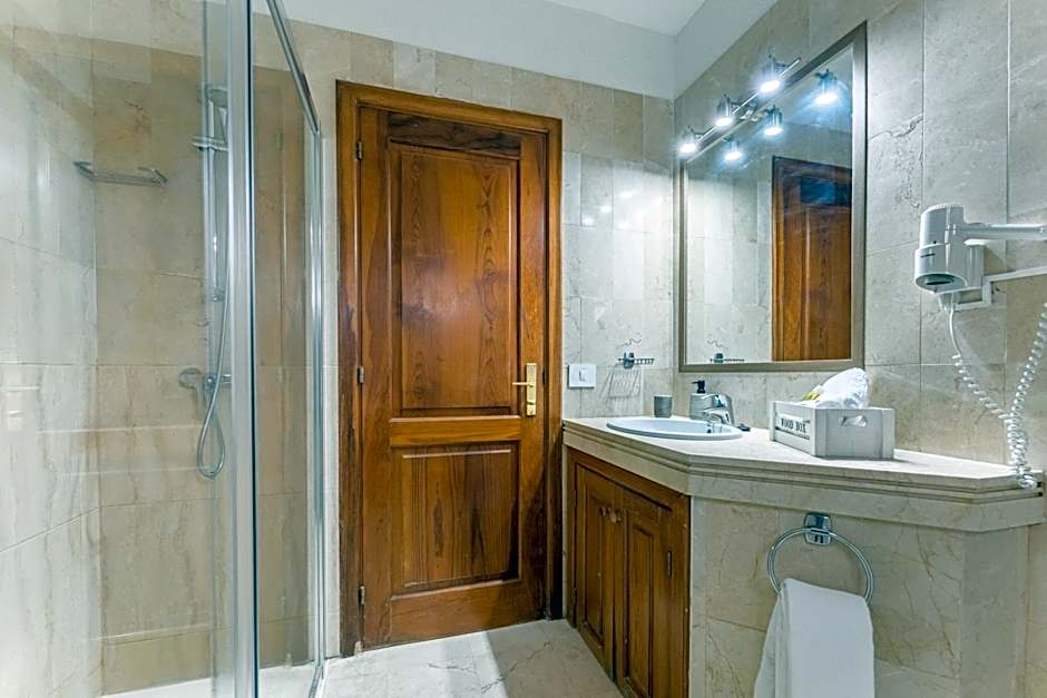 Klayman Olivina Aparthotel