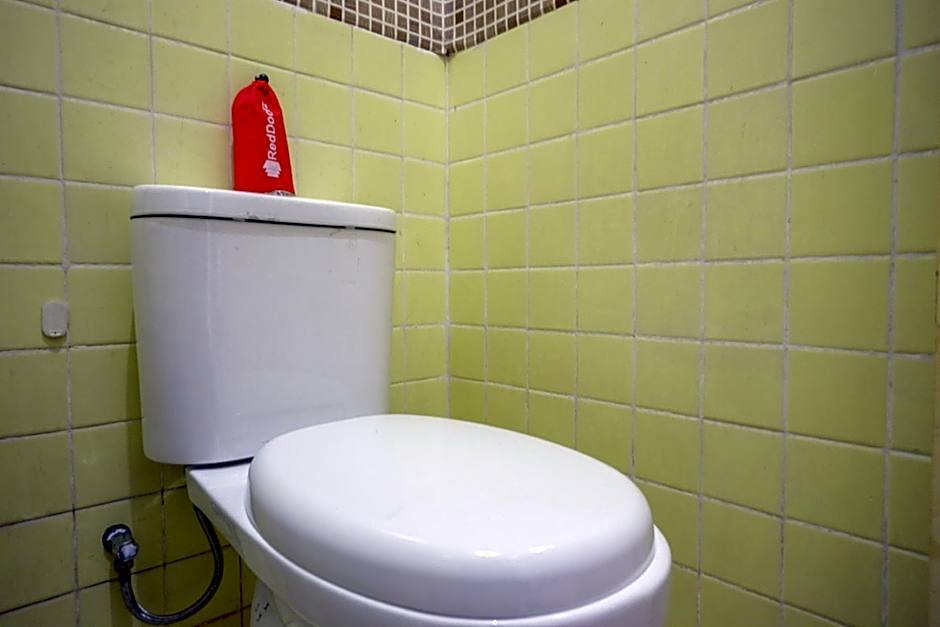 RedDoorz near Stasiun Kebumen