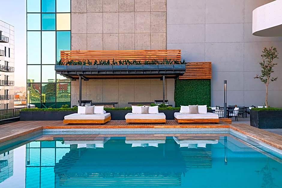 VETTA, DISTRITO UNO, AUTOGRAPH COLLECTION