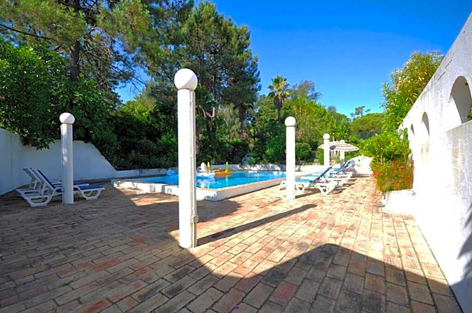 Fantastic outdoor area, private pool, Tennis Court Golf Practice Facility