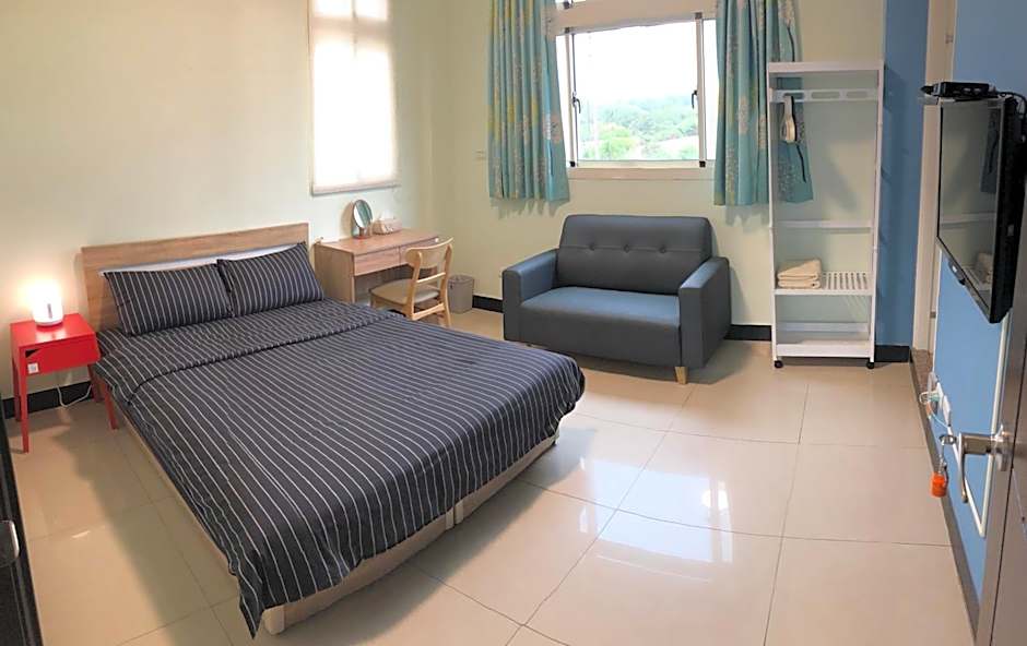 Happy Tree Hostel