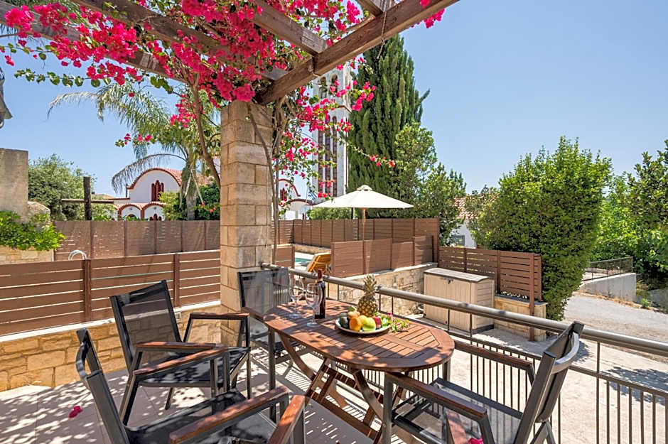 Spilia Village Hotel & Villas