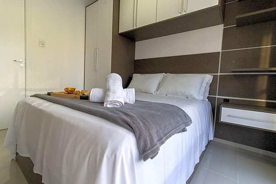 MTEY83 - 1 Dorm, Av. Brasil, Climatizado, Garagem