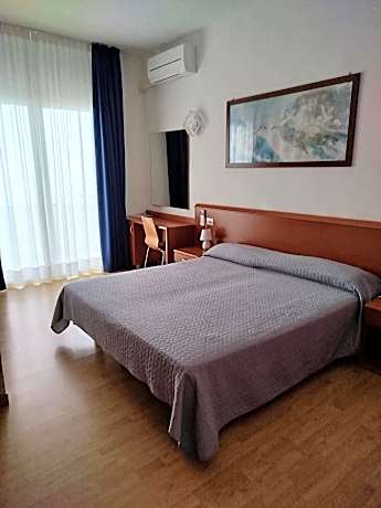 Double Room with Balcony and Sea View and Balcony