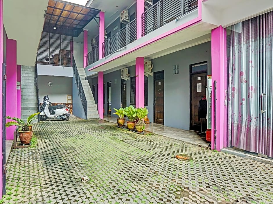 OYO 90187 Puri Allisa Syariah