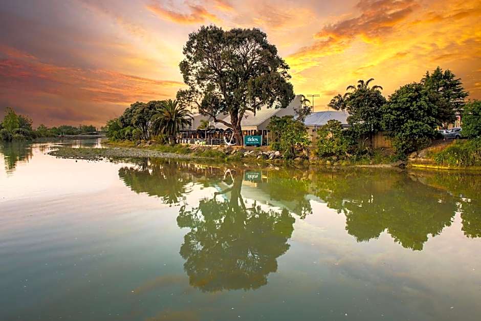 Trailways Hotel Nelson