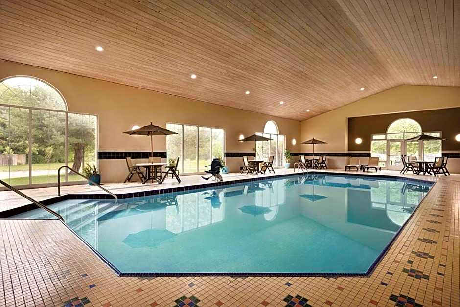 Country Inn & Suites by Radisson, Des Moines West, IA