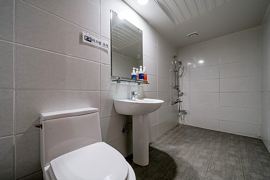 Hotel G