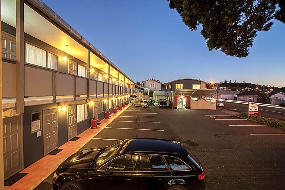Landmark Manor Motel