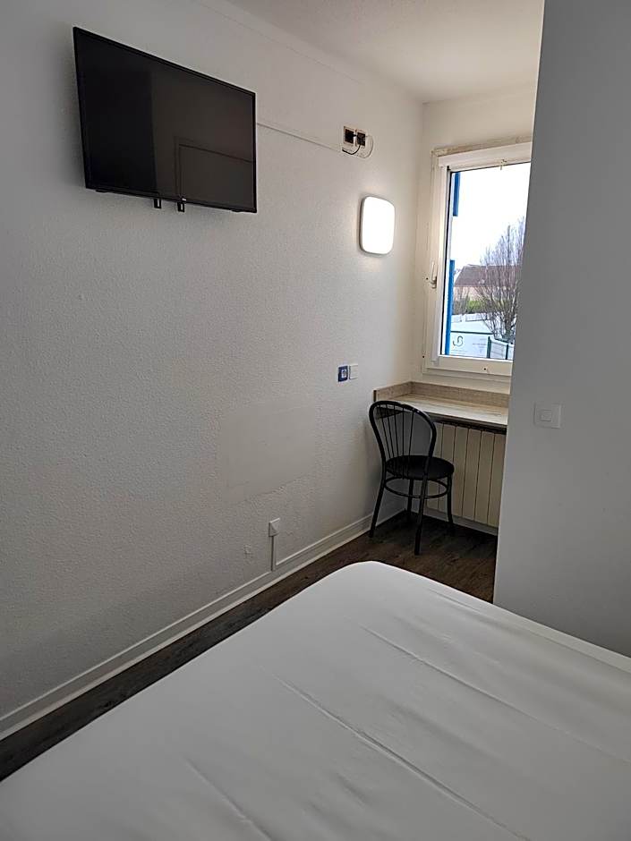 Alpha Hotel