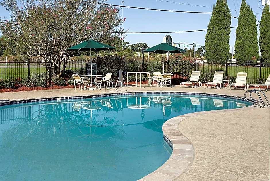 La Quinta Inn & Suites by Wyndham Baton Rouge Siegen Lane