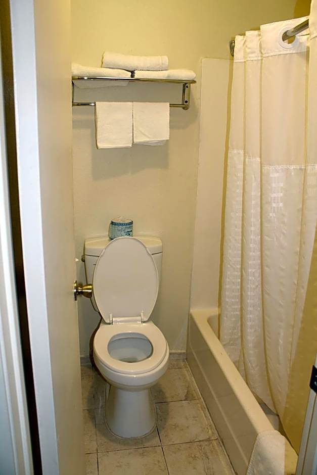 Travelodge by Wyndham Buena Park