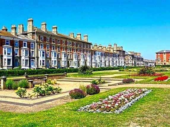 Moray Beachside Apartments