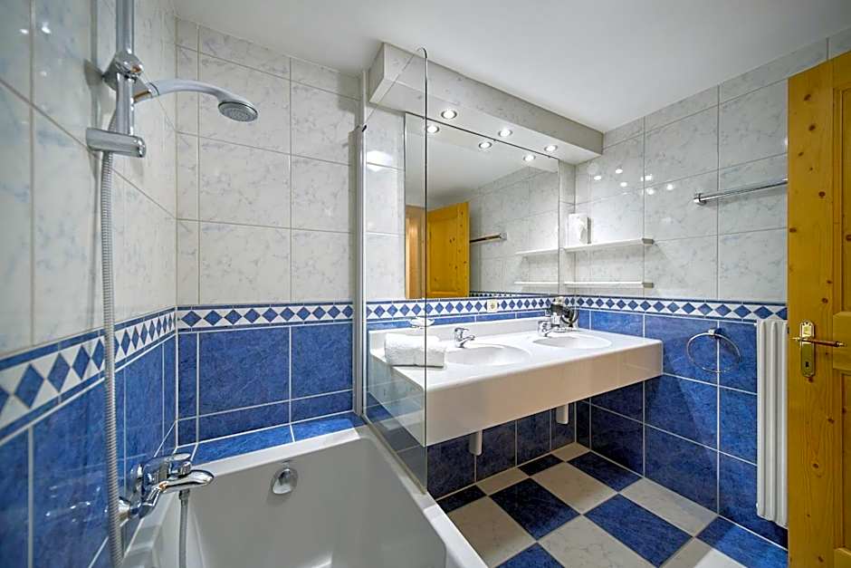 Alt Montafon Hotel Appartements by Pferd auf Wolke