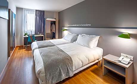 Standard Room with Two Single Beds