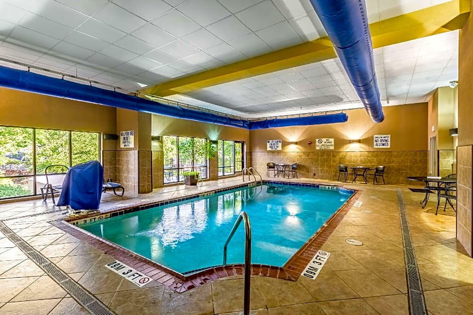 Holiday Inn Express & Suites - Lexington, an IHG Hotel