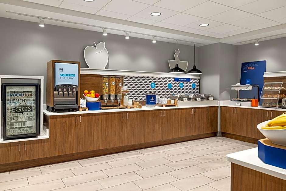 Holiday Inn Express Hotel & Suites Hagerstown By IHG