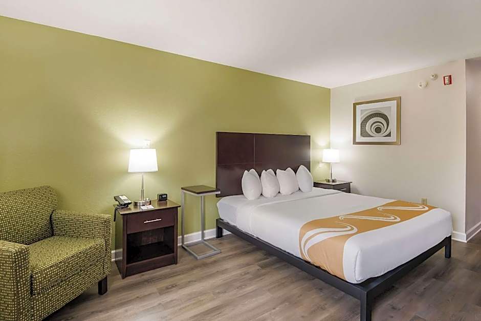 Quality Inn & Suites Quincy - Downtown
