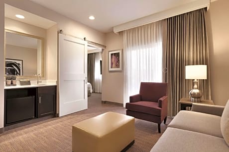 1Qn 1Bdrm Ste Mobility Access Ri Shwr No Smok