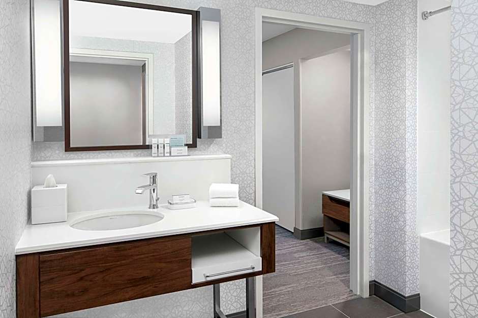 Hampton Inn By Hilton And Suites Downtown Chicago