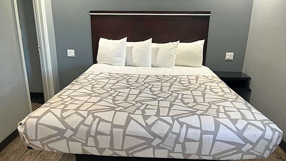 Laguna Inn and Suites