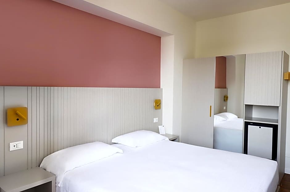 Photo 1 of 4 of Double Room
