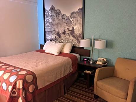 Queen Room - Non-Smoking
