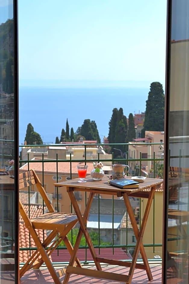 Tauromenion Guest House