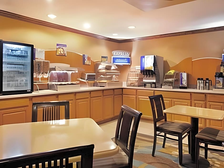 Holiday Inn Express Tuscola