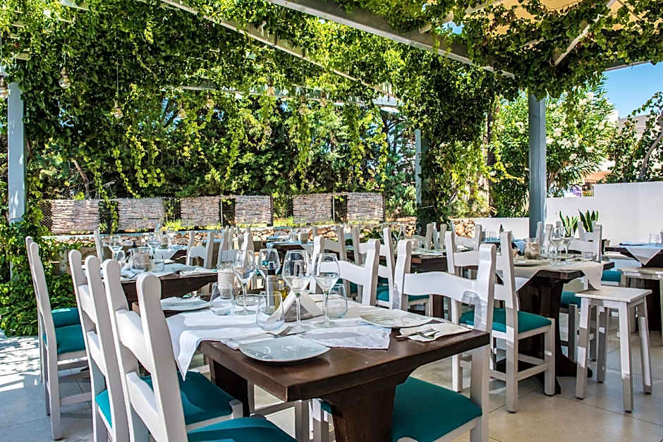 Camelot Royal Beds by Checkin