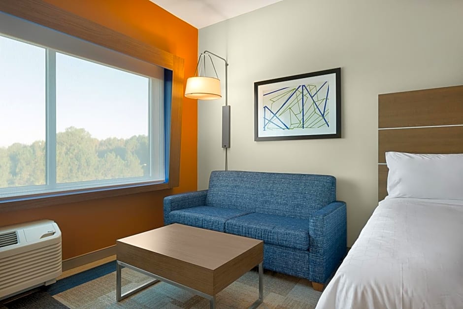 Holiday Inn Express And Suites Fayetteville South By IHG