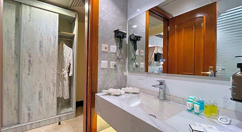 Zowar International Hotel