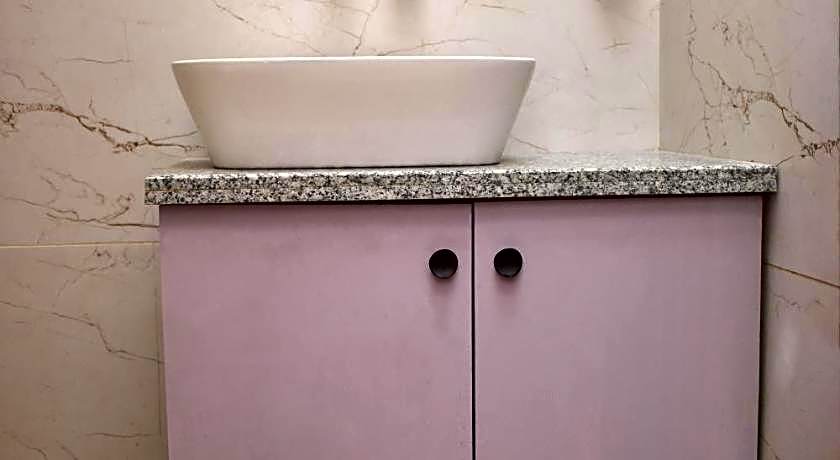 Qotel Hotel Signature BNB-Ashok Vihar