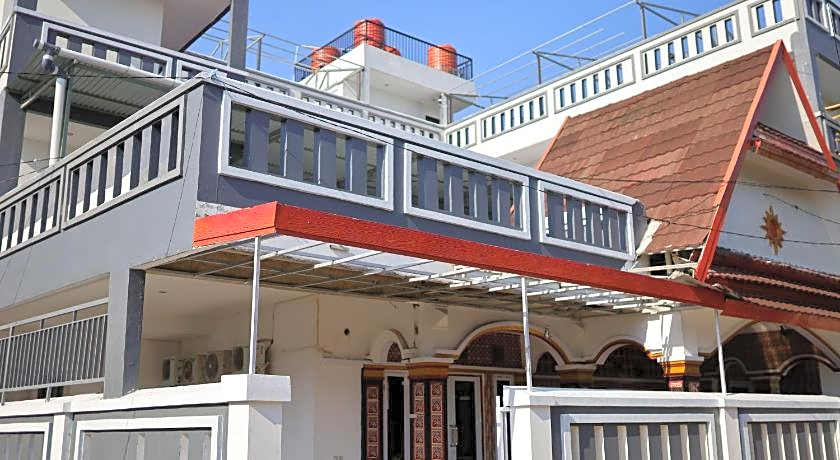 Urbanview Hotel Eropa Maros near Sultan Hasanuddin Airport by RedDoorz