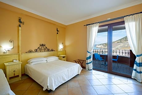 Deluxe Double or Twin Room with Terrace and Sea View