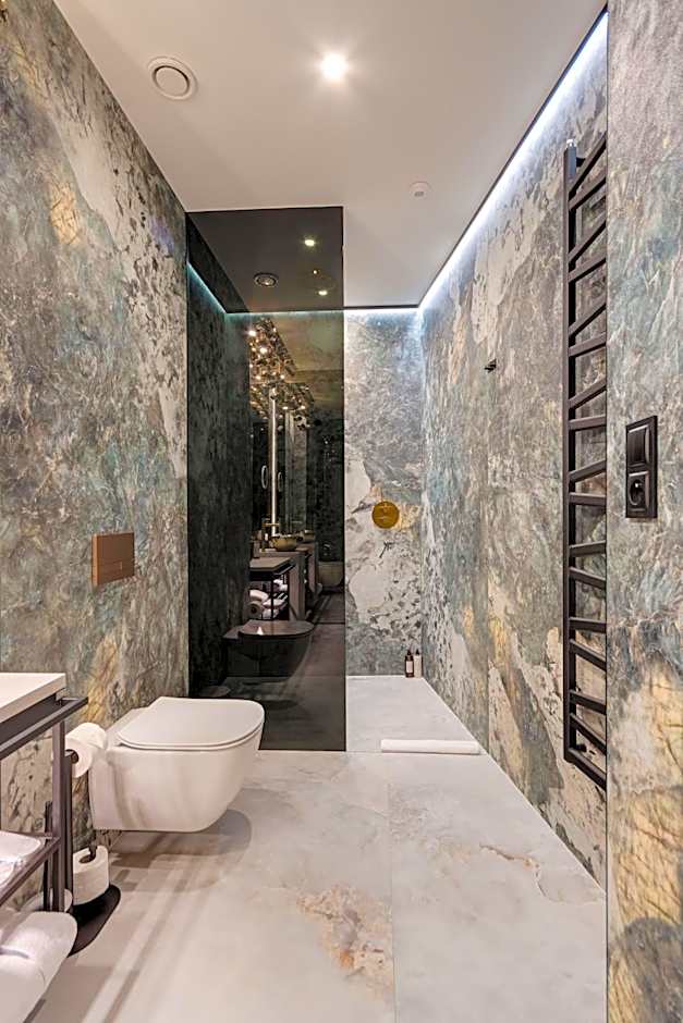 Art Suites Luxury Hotel