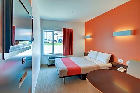 Motel 6-Roanoke, TX - Northlake - Speedway