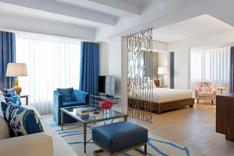 Corner Suite