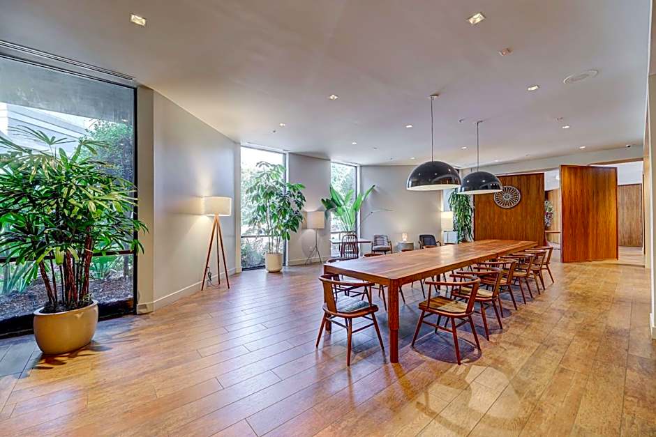 DoubleTree By Hilton Atlanta Windy Hill Ballpark