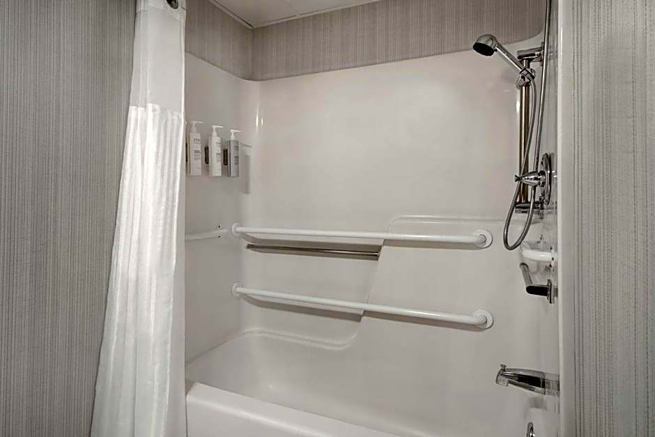 Spark by Hilton Rochester University Area