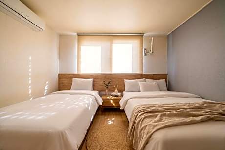 Residence Family Twin Room
