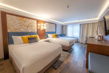 Queen Room with Two Queen Beds - Non-Smoking